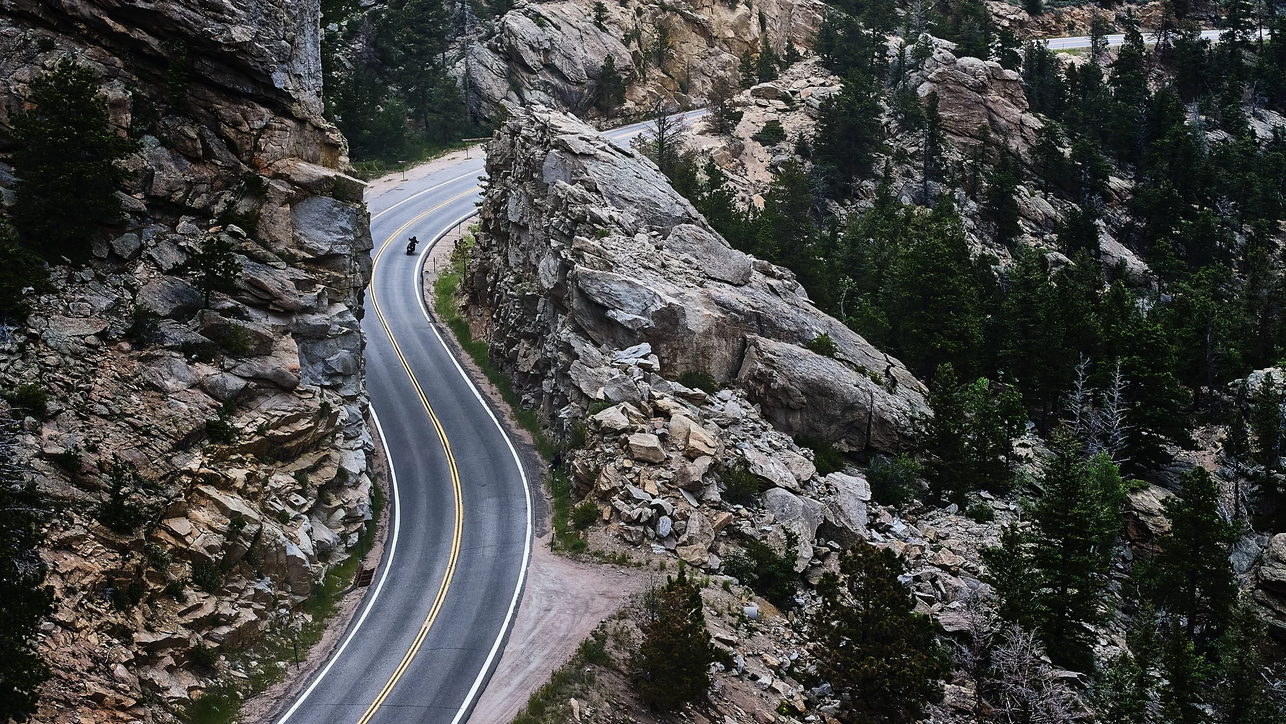 25012 Ducati Diavel 1975.jpg