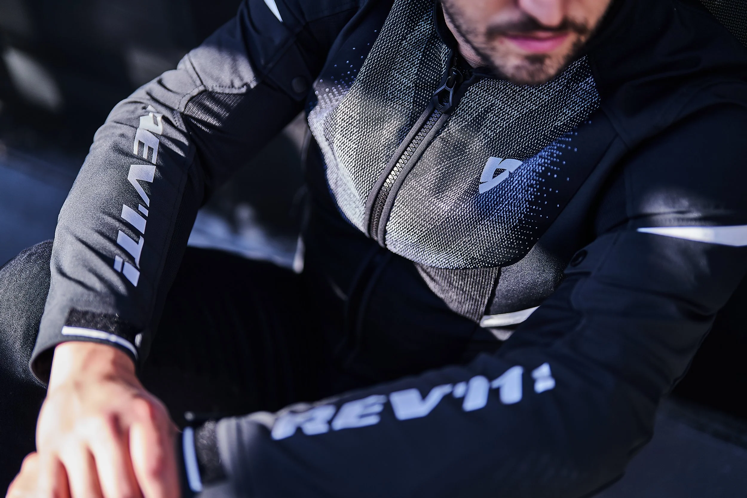 22022 REV'IT! SS23 R 28485.jpg