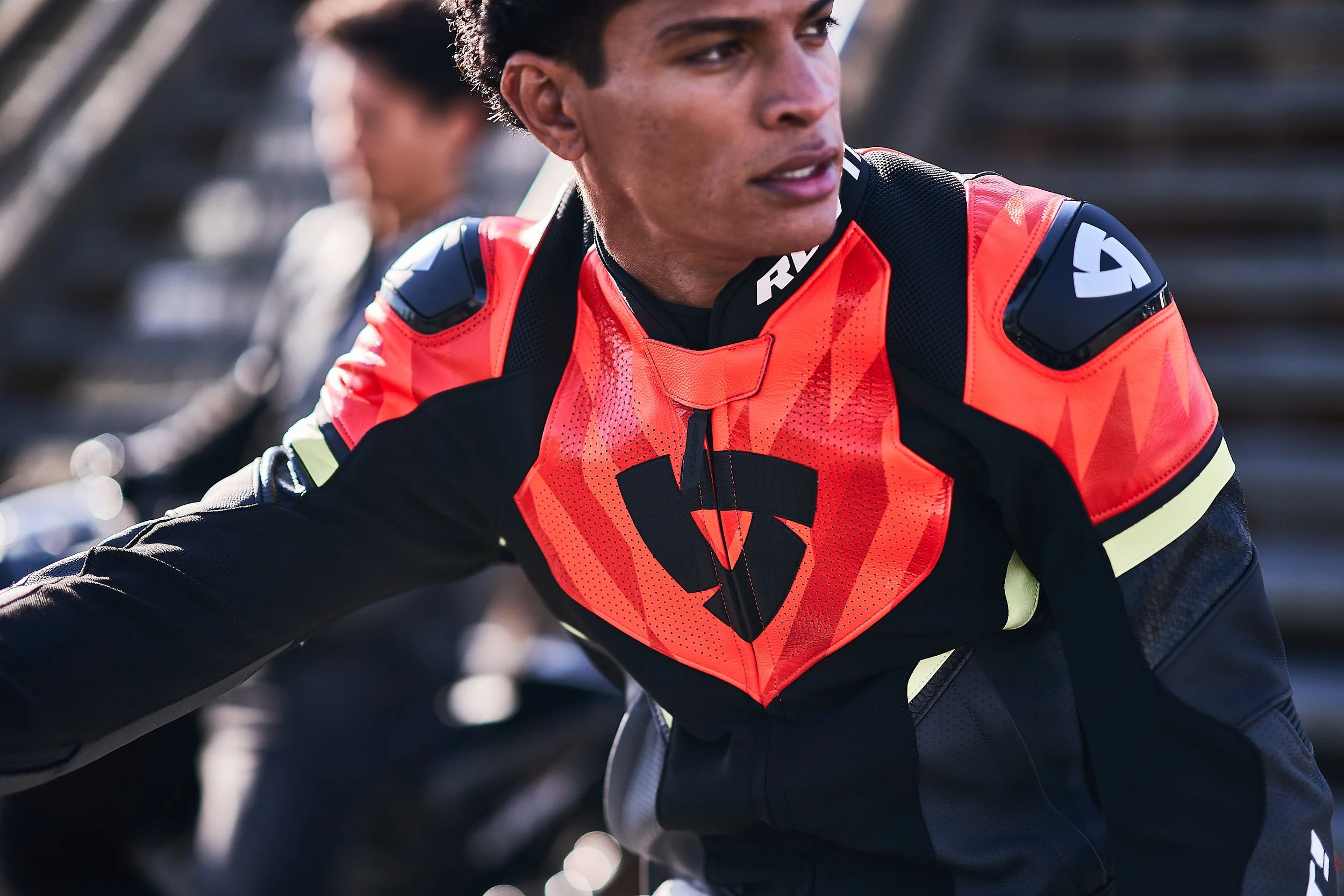 22022 REV'IT! SS23 R 28037.jpg