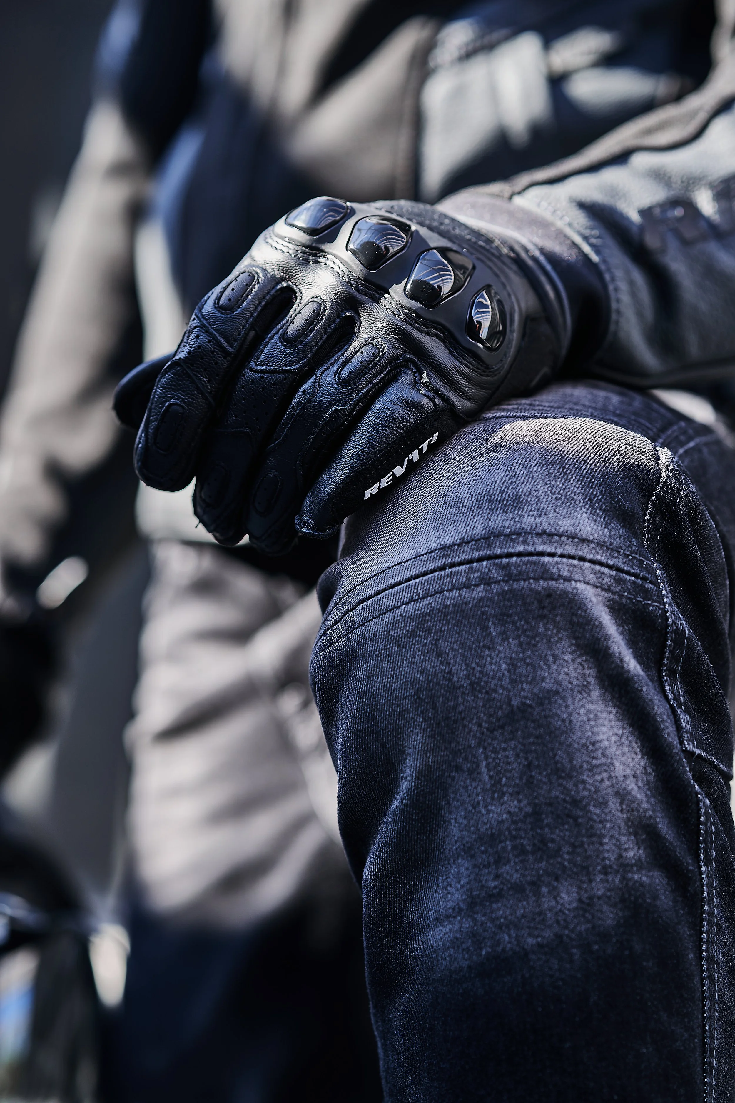 22022 REV'IT! SS23 R 28232.jpg