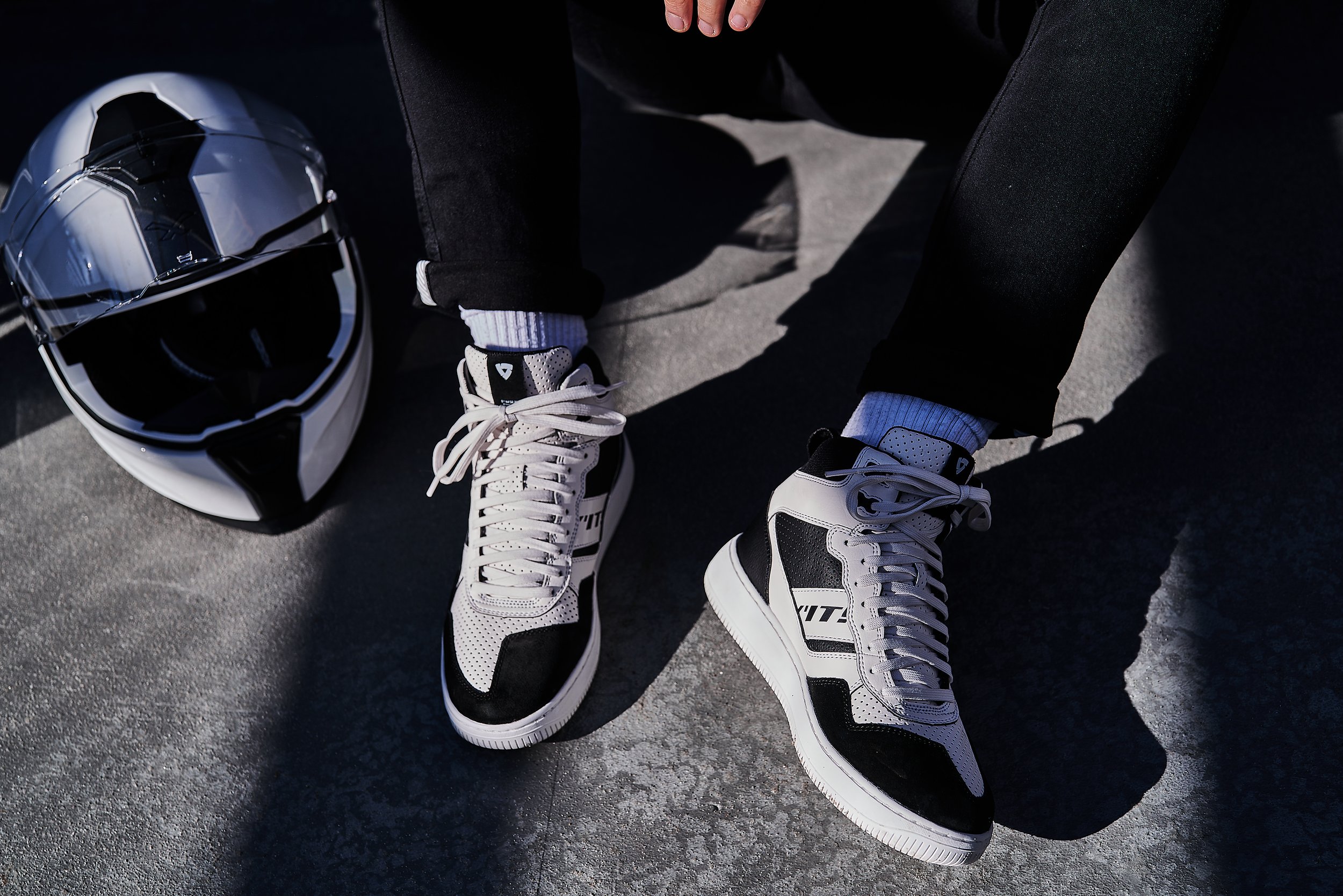 22022 REV'IT! SS23 R 28477.jpg