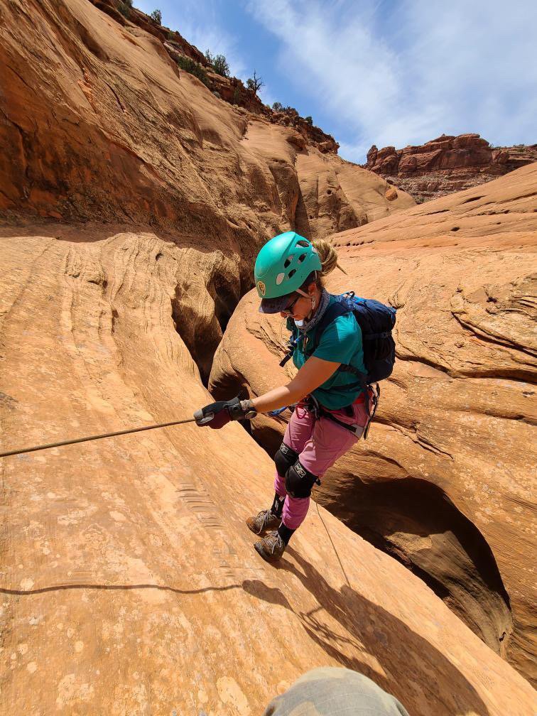 rappeling around the keeper pothole neon canyon