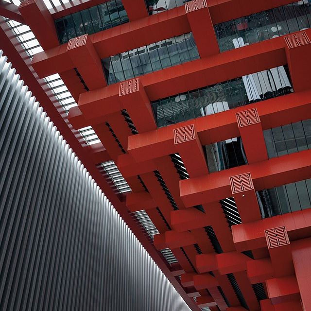 The red tones of the #China Pavilion at #Expo2010Shanghai were carefully selected to match those of the Forbidden City in Beijing.
#WorldExpos #WorldExposition
