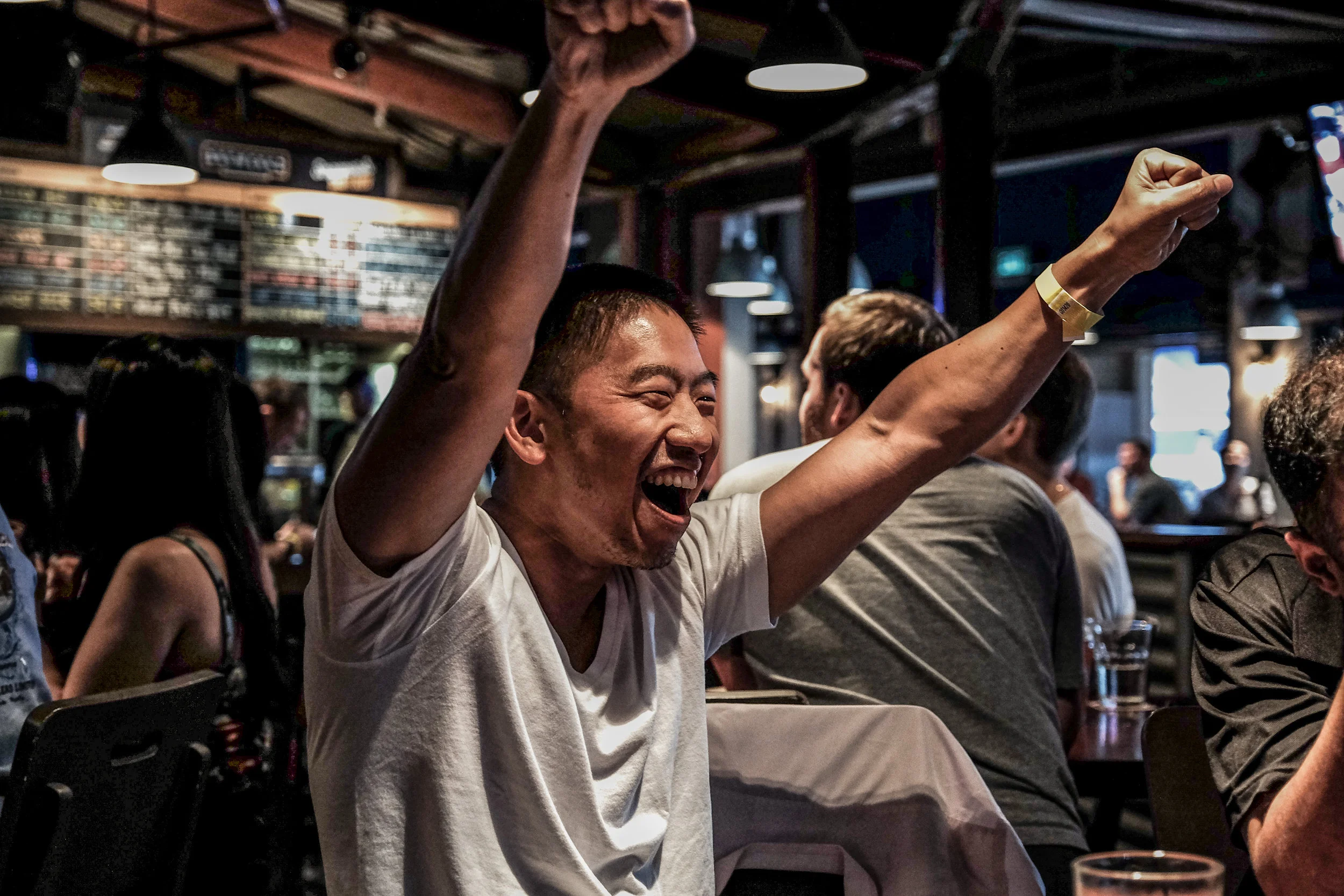 Brewerkz_Superbowl-10.jpg