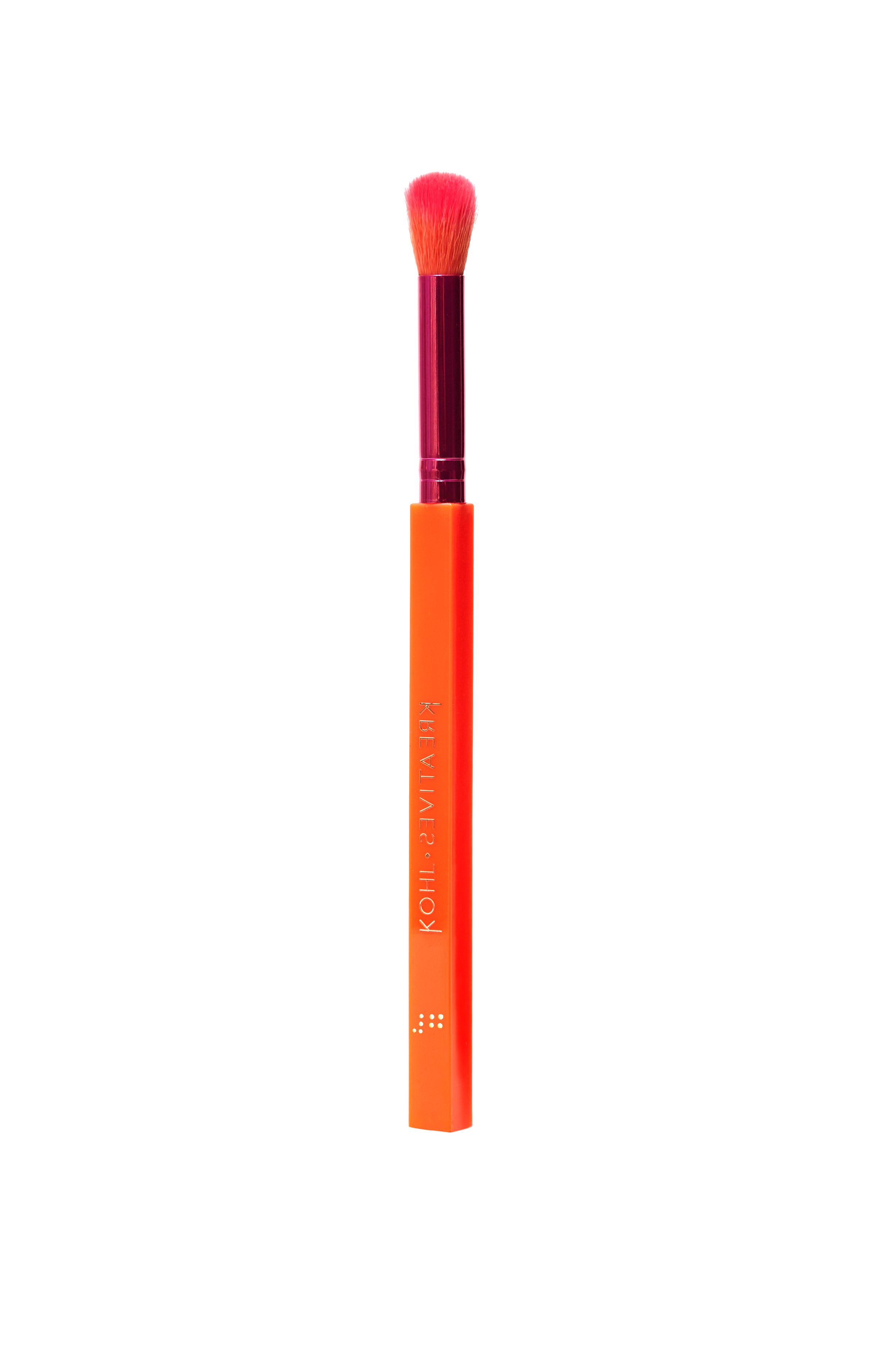 Future Fortune Blending Eye Brush
