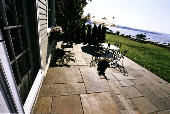 pattern-cut-flag-stone-patio-steps.jpg