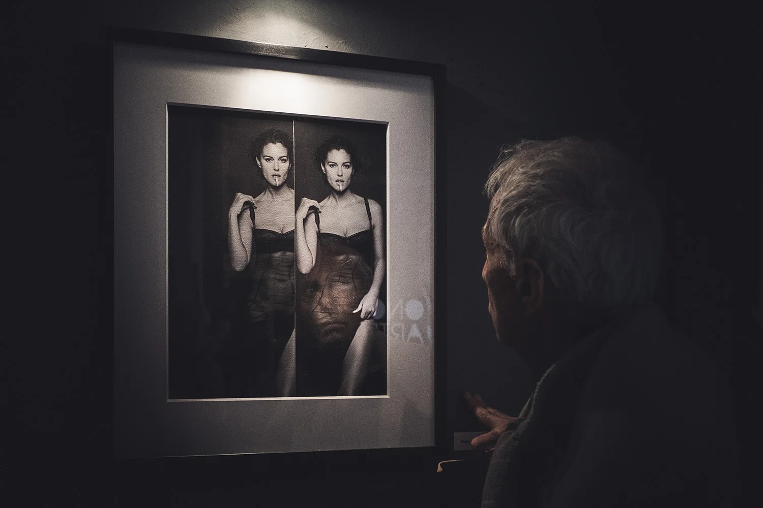 Omaggio a Gian Paolo Barbieri - Mostra "Photography: 4 ICONS" - Galleria ONO Arte Contemporanea Bologna in collaborazione con SudEst57 FujiFilm X-T1 - FujiFilm XF 18-55mm f2-8-4R LM OIS Gian Paolo Barbieri: www.gianpaolobarbieri.com SudEst57: www.sudest57.com Galleria ONO Arte Contemporanea: www.onoarte.com