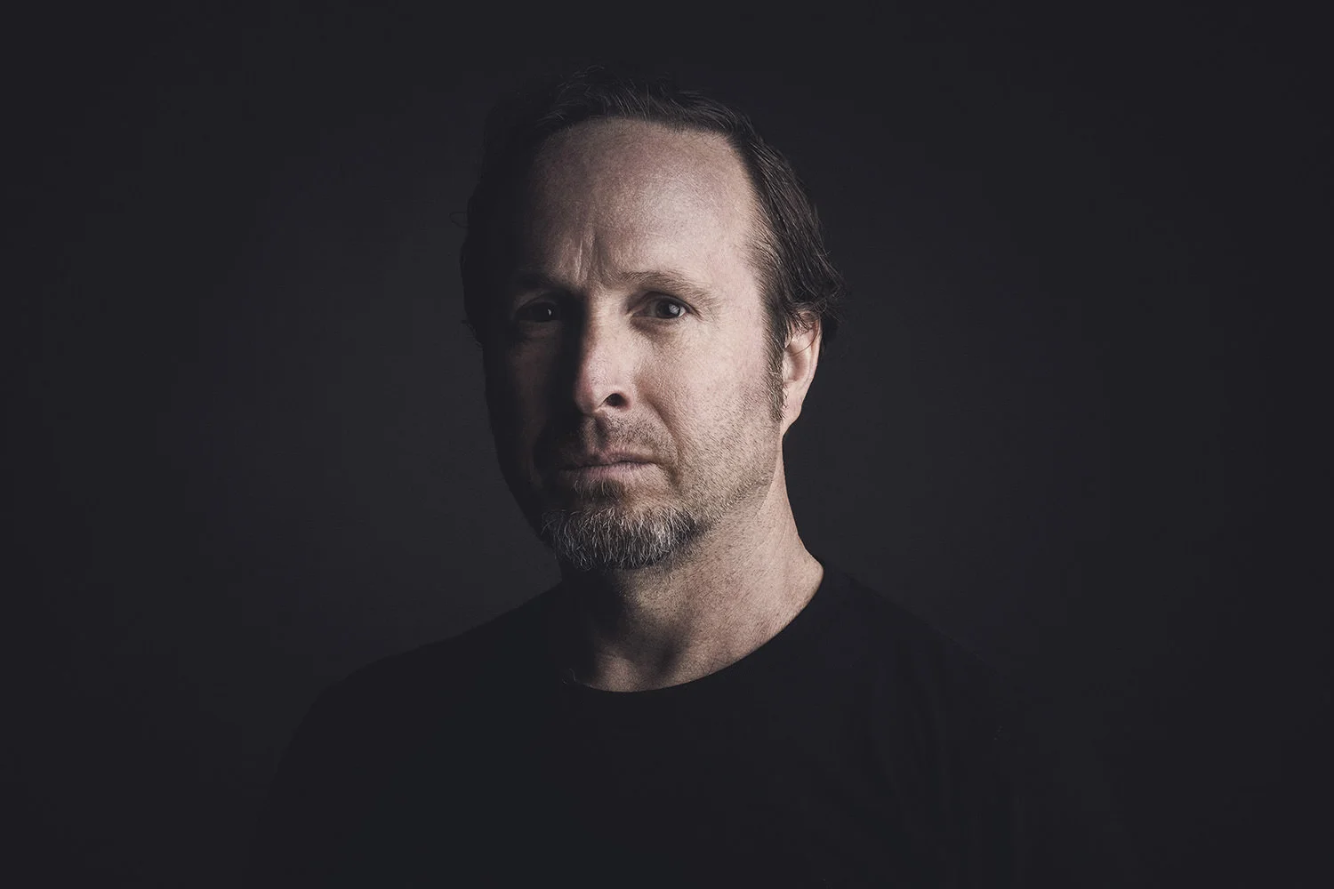 Ritratto di James Whitlow Delano, Festival Fotografico ImagOrbetello 2019 James Whitlow Delano: www.jameswhitlowdelano.com ImagO: www.imagorbetello.com Intervista di Riccardo Bruni a James Delano: Il Canarino nella Miniera di Carbone Canon EOS-1Ds Mark III - EF 85mm f/1.8 USM