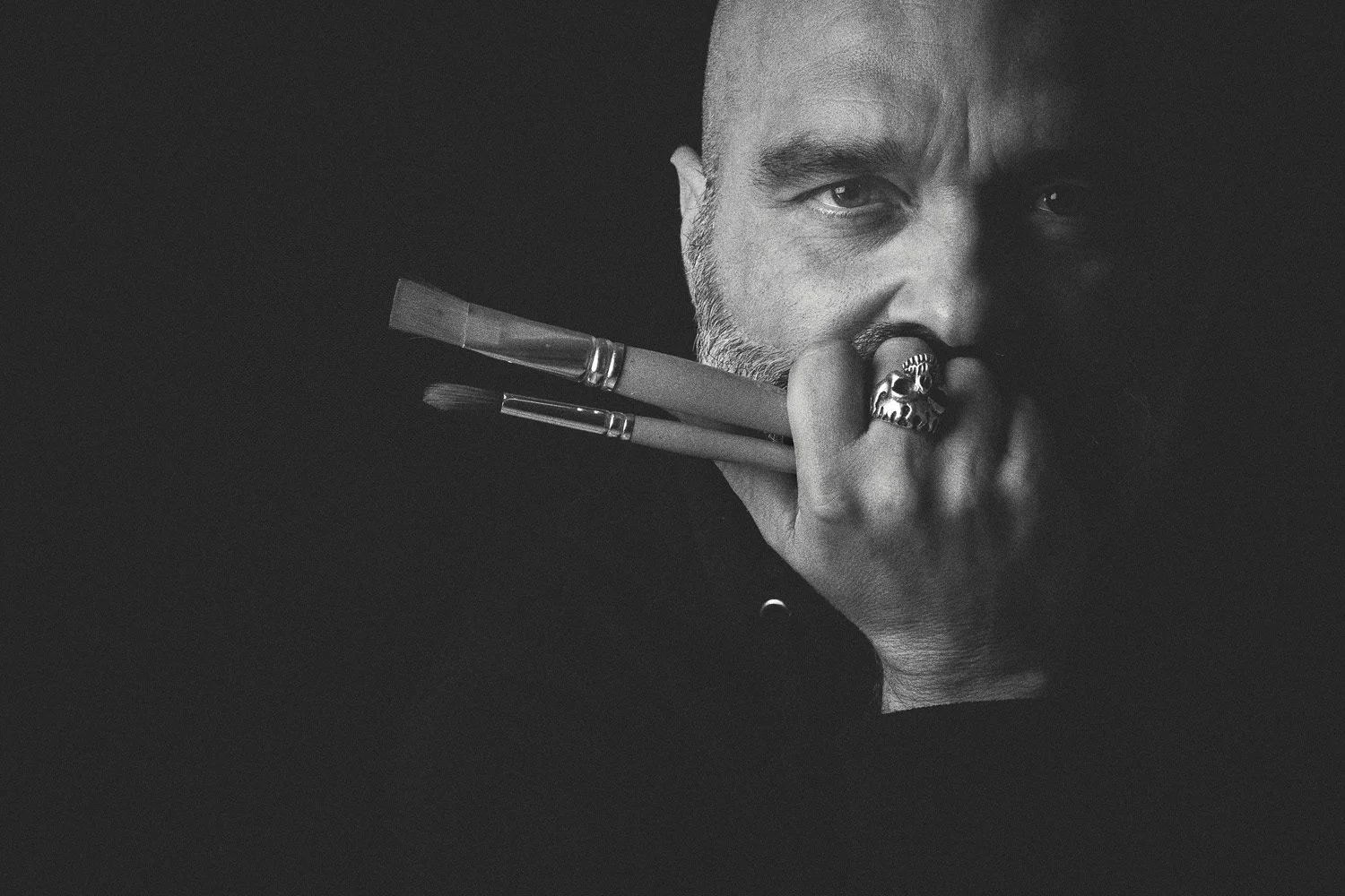  Ritratto professionale in bianco e nero dell’illustratore e fumettista Stefano Cardoselli – Fotografia di Marco Arienti 