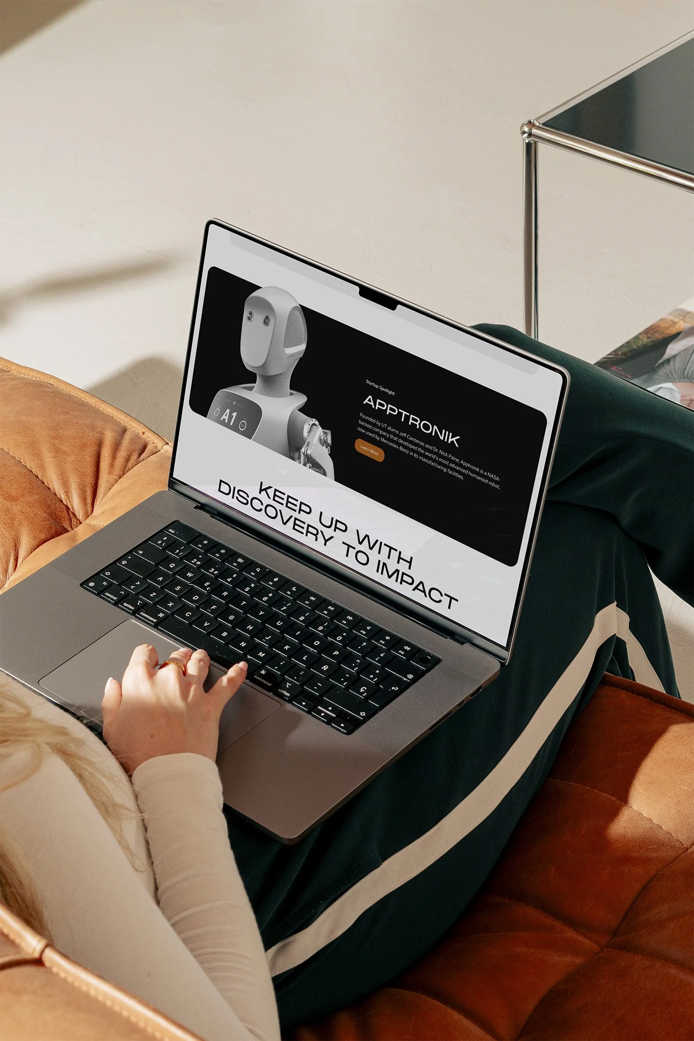 Bendito_Mockup-MT-MacBook_Pro-08.jpg