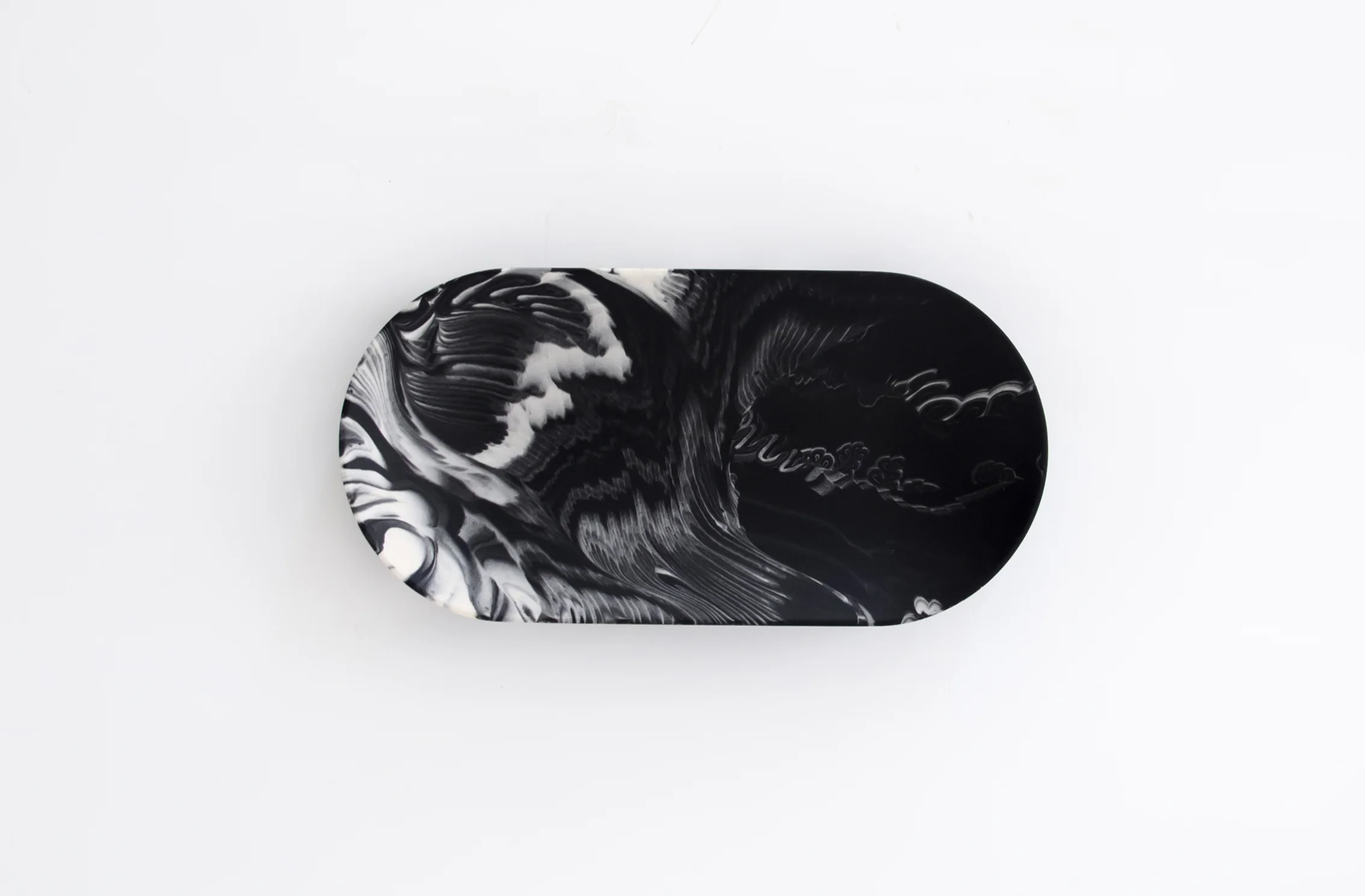 Troels Flensted – Poured Bowl Oval – Black with White 2.jpg