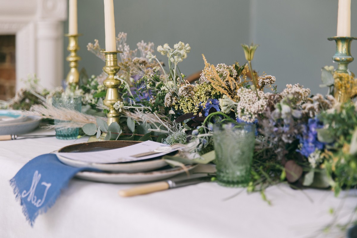 23-Seashore-and-coastal-inspired-wedding-table-setting-ideas-by-stylist-Nancy-Straughan.jpg