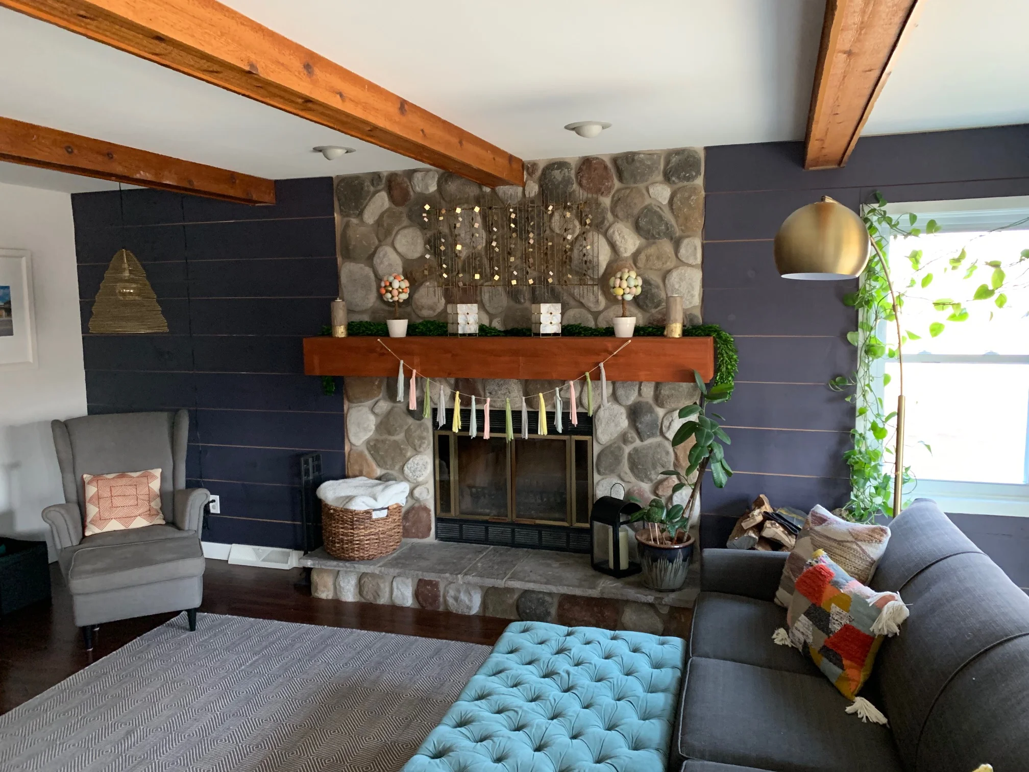 more plants, cool lamps and PILLOWS!