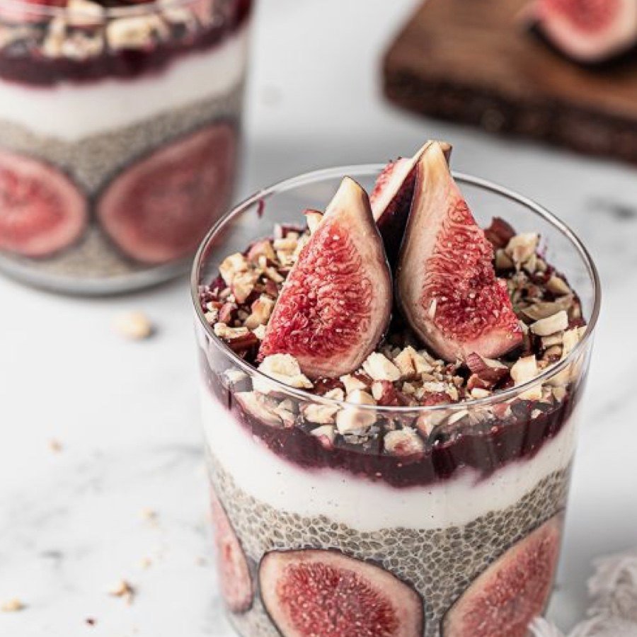 DARK CHOCOLATE FIG & PEANUT BUTTER CHIA PUDDING