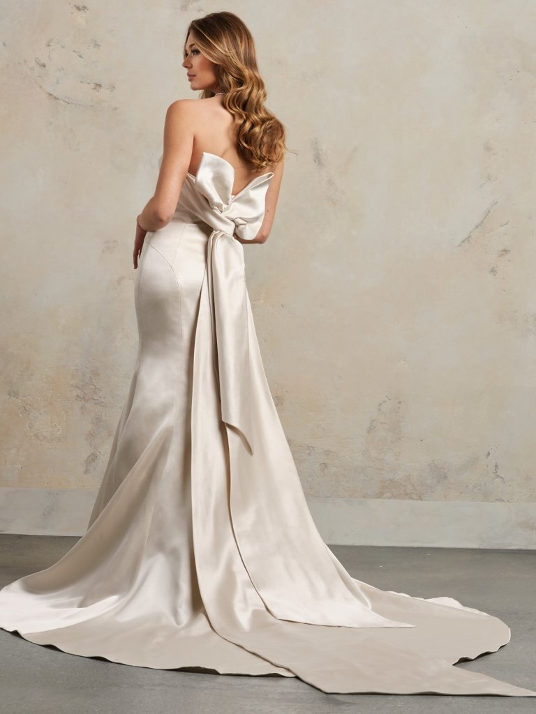 Maggie-Sottero-Mitchell-Vida-Fit-and-Flare-20MS737A02-Alt52-AIV.jpg