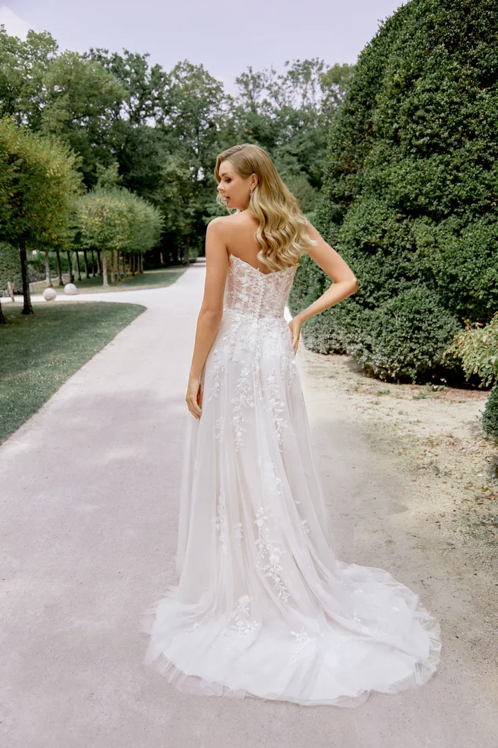 44526_FB_D_Sincerity-Bridal_2.webp
