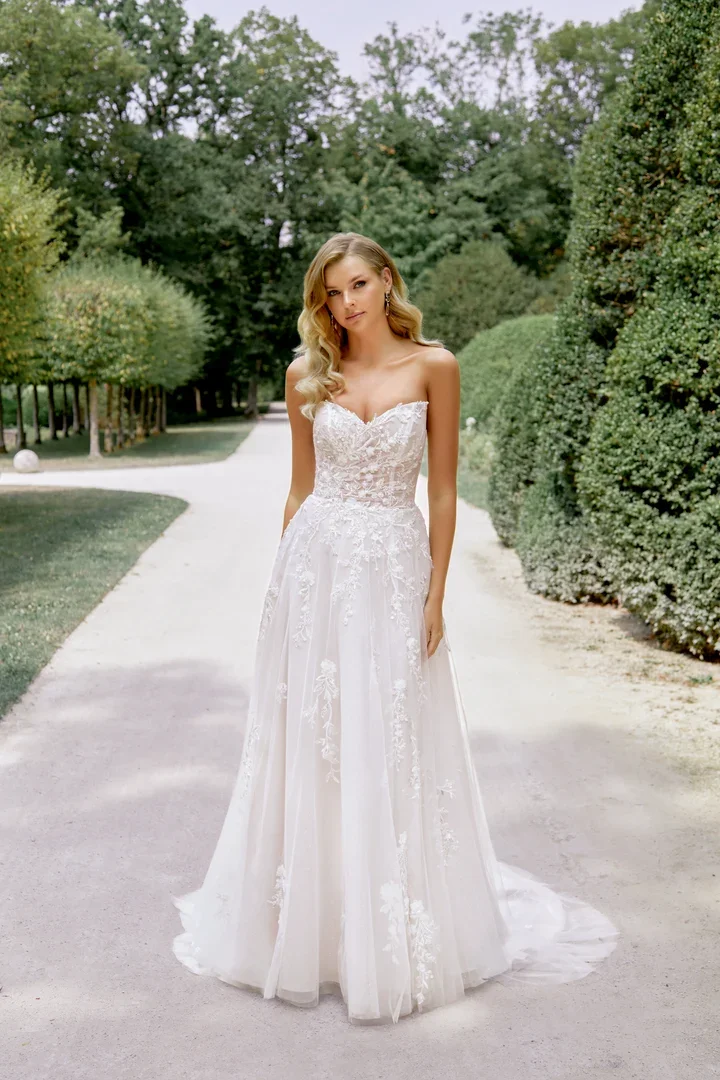 44526_FF_DSD_Sincerity-Bridal_2.webp