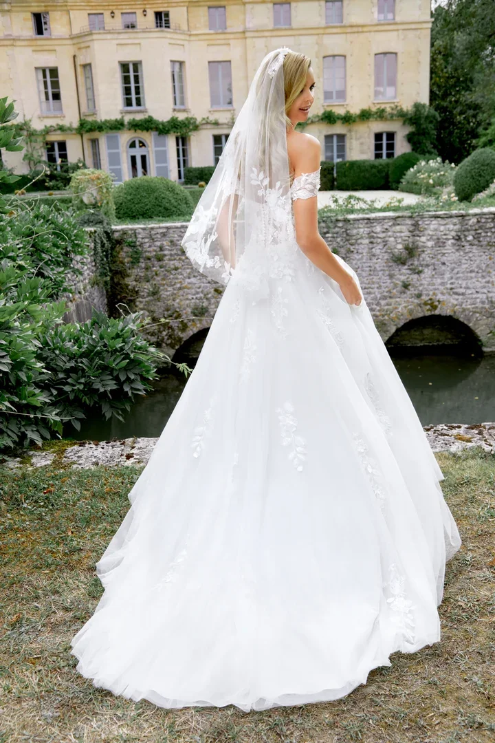 44520_FB_Sincerity-Bridal_1.webp