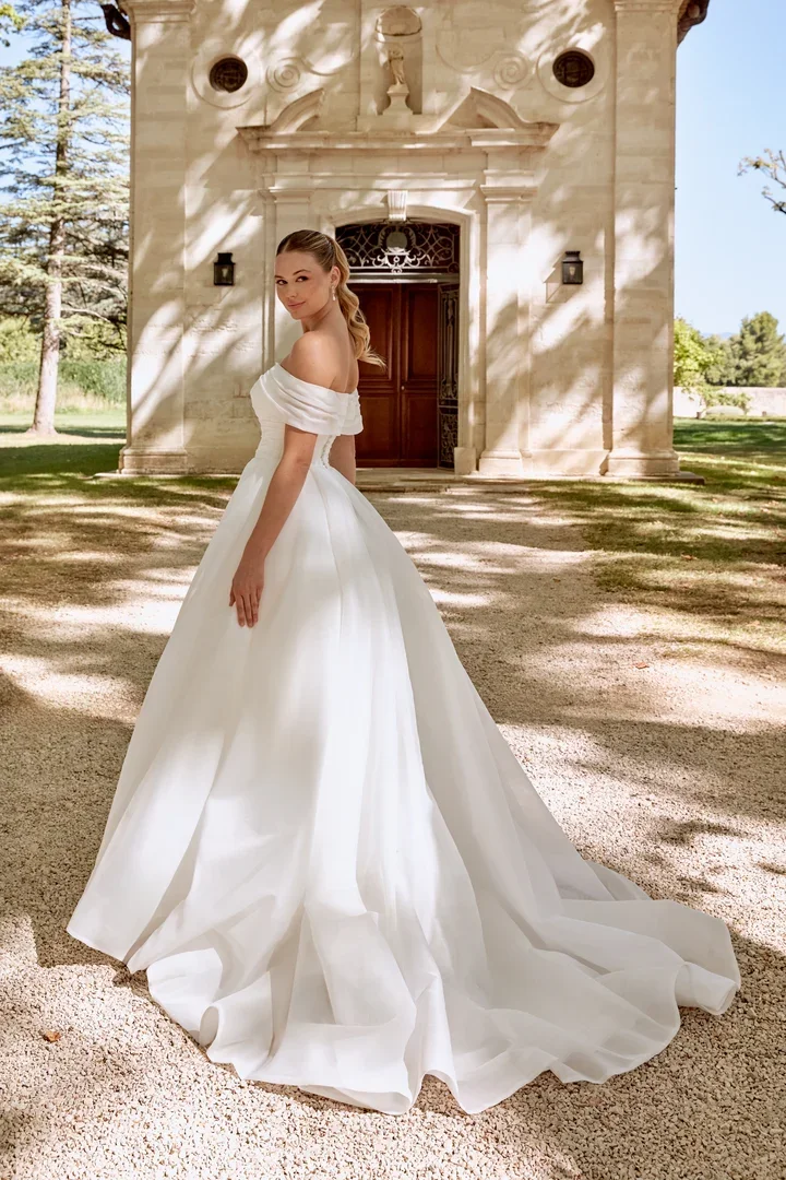 44581_FB_Sincerity-Bridal_2.webp