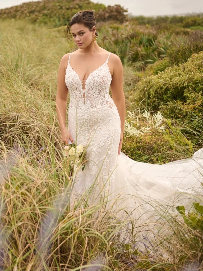 Maggie-Sottero-Bianca-Fit-and-Flare-Wedding-Dress-25MS907A01-PROMO11-IV066-Curve.jpg
