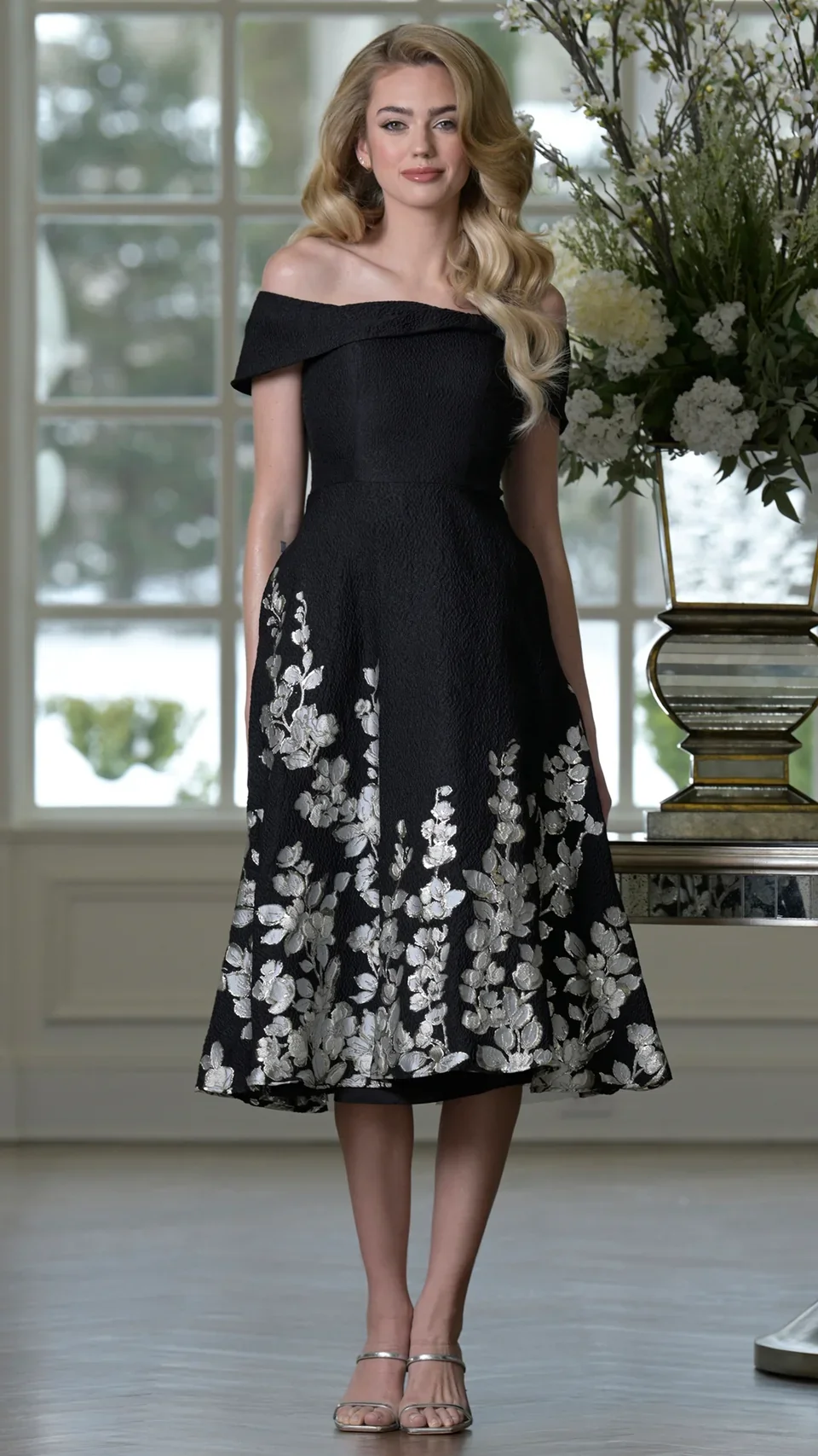 MV1414_SILVER_BLACK_268971.webp