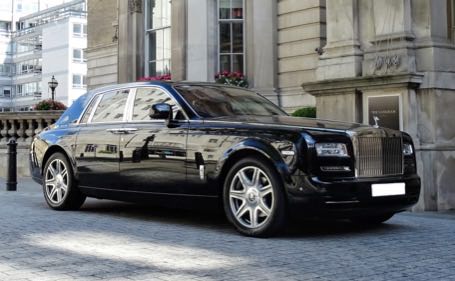 Luxury-in-motion-hampshire-wedding-car-hire-rolls-royce-phantom.jpg