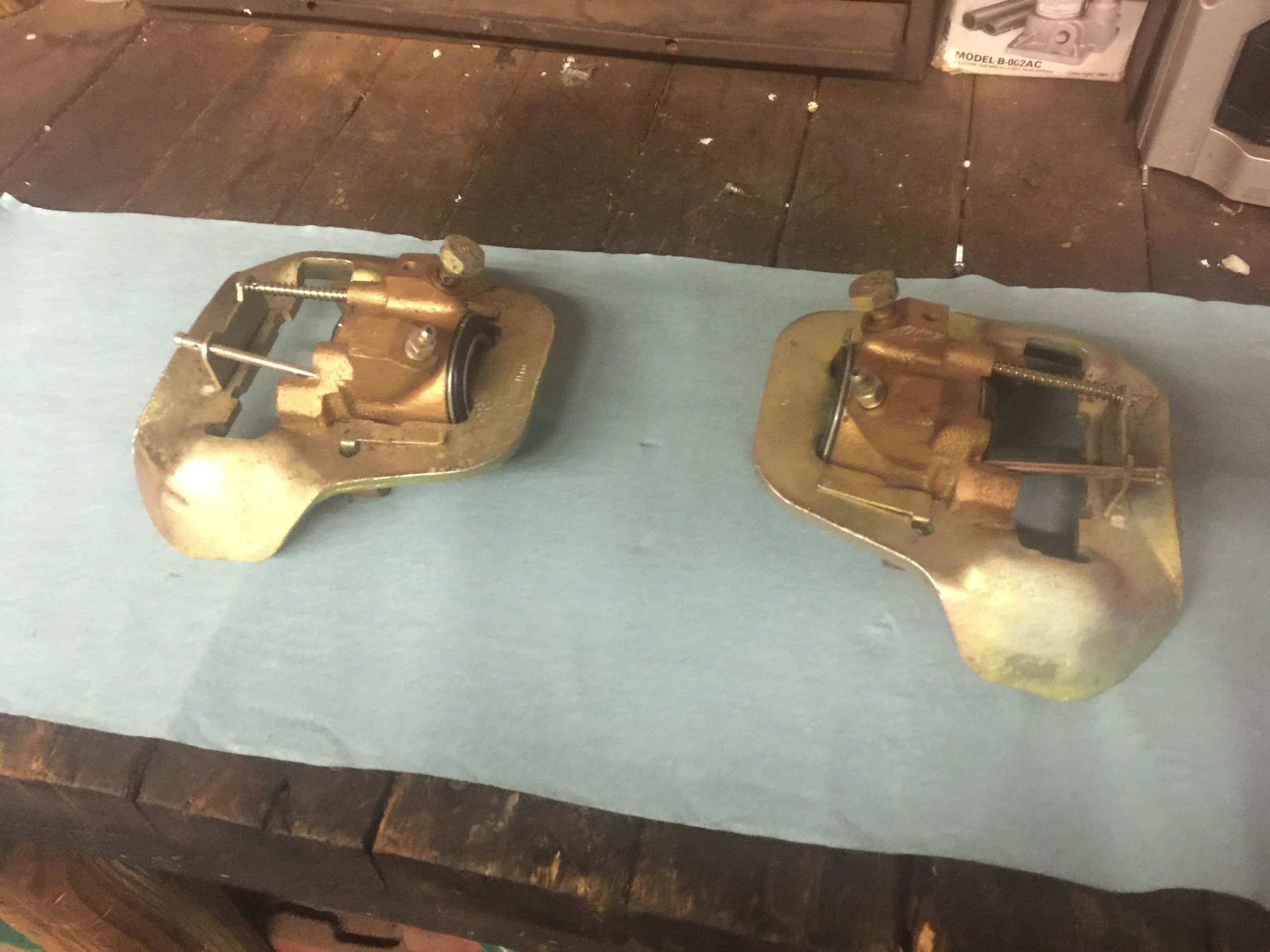 Rebuilt front brake calipers with pads and new seals, boots and bleeder valve
