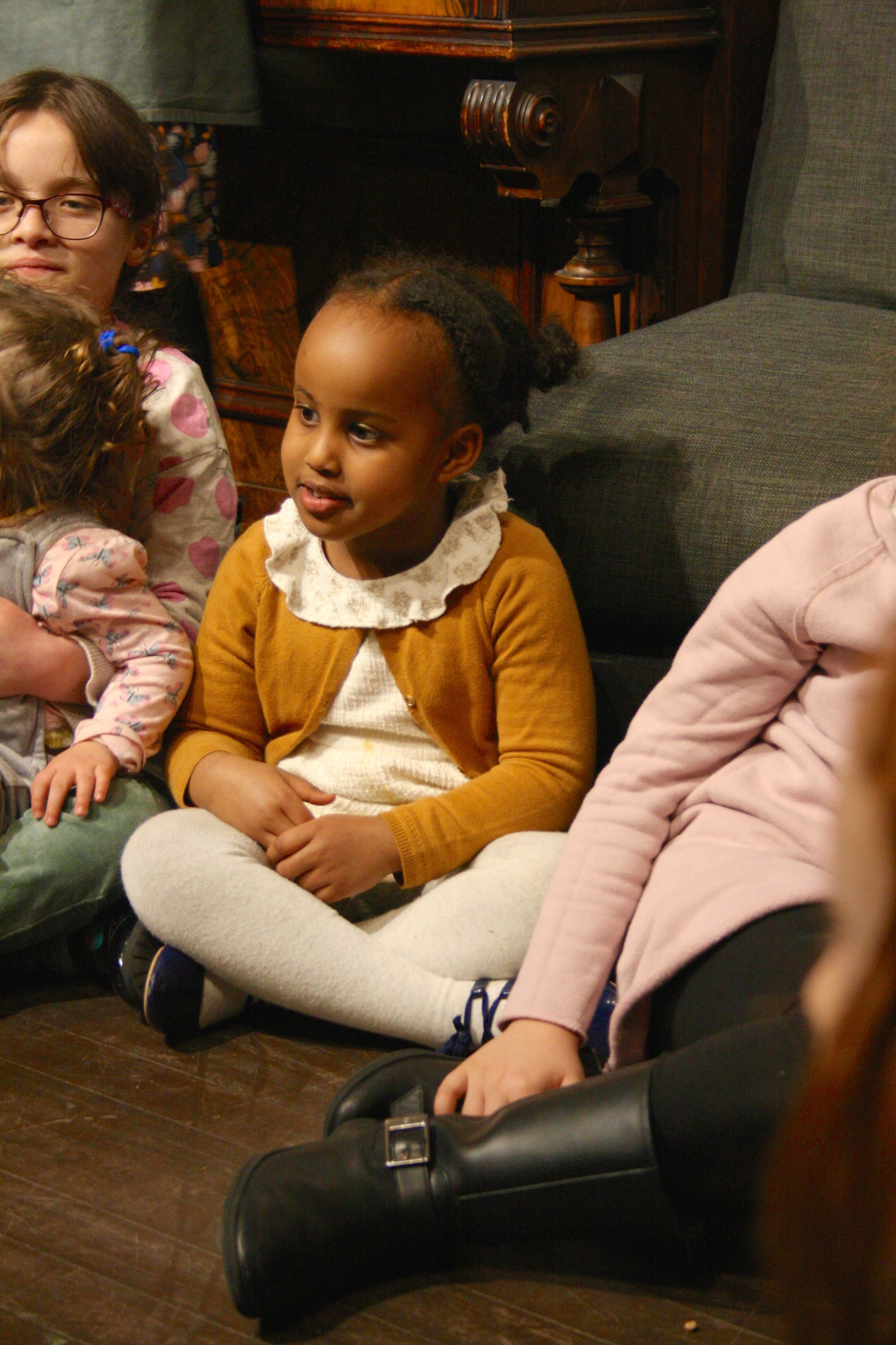 girl crossed legs IMG_6664.jpg
