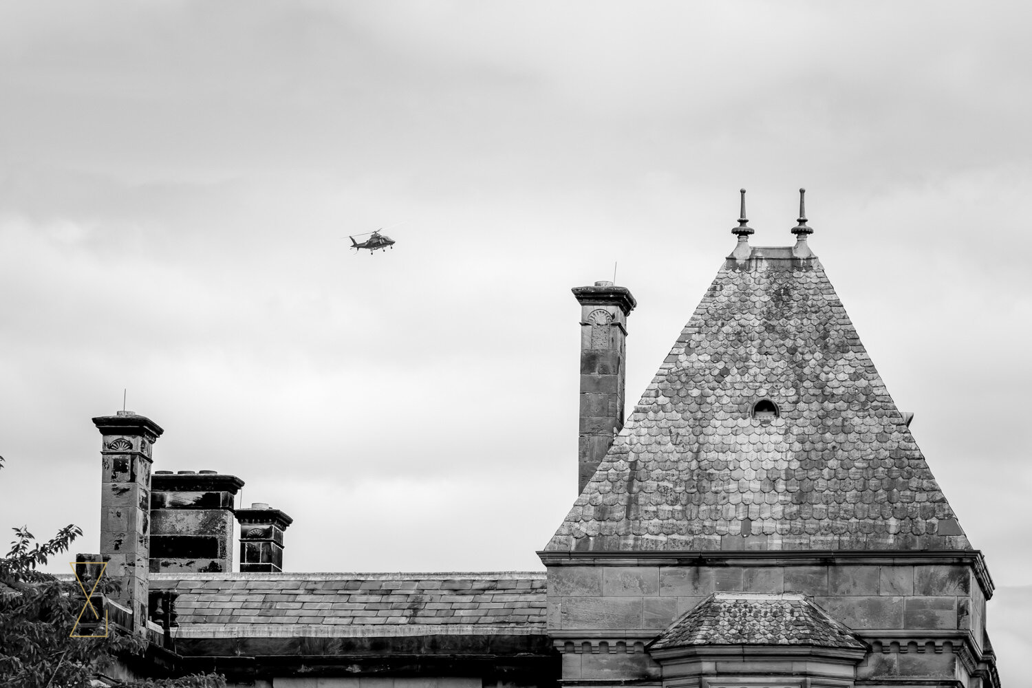 Helicopter-flying-over-Rookery-Hall-Cheshire-wedding