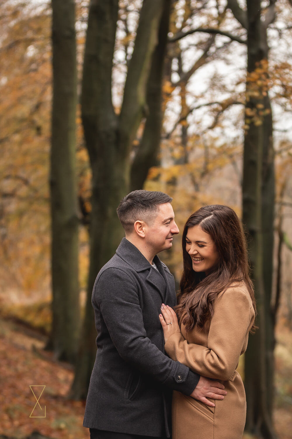 Autumn-engagement-shoot-Derbyshire-wedding-photographer-Evans-and-Evans-03.jpg