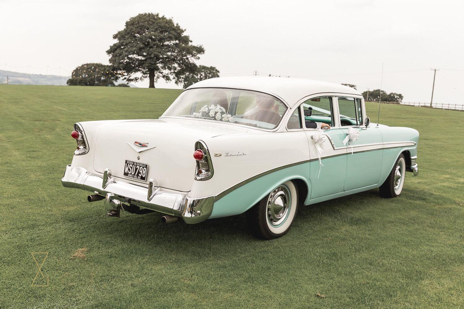 Wedding-car-arriving-at-Heaton-House-Farm