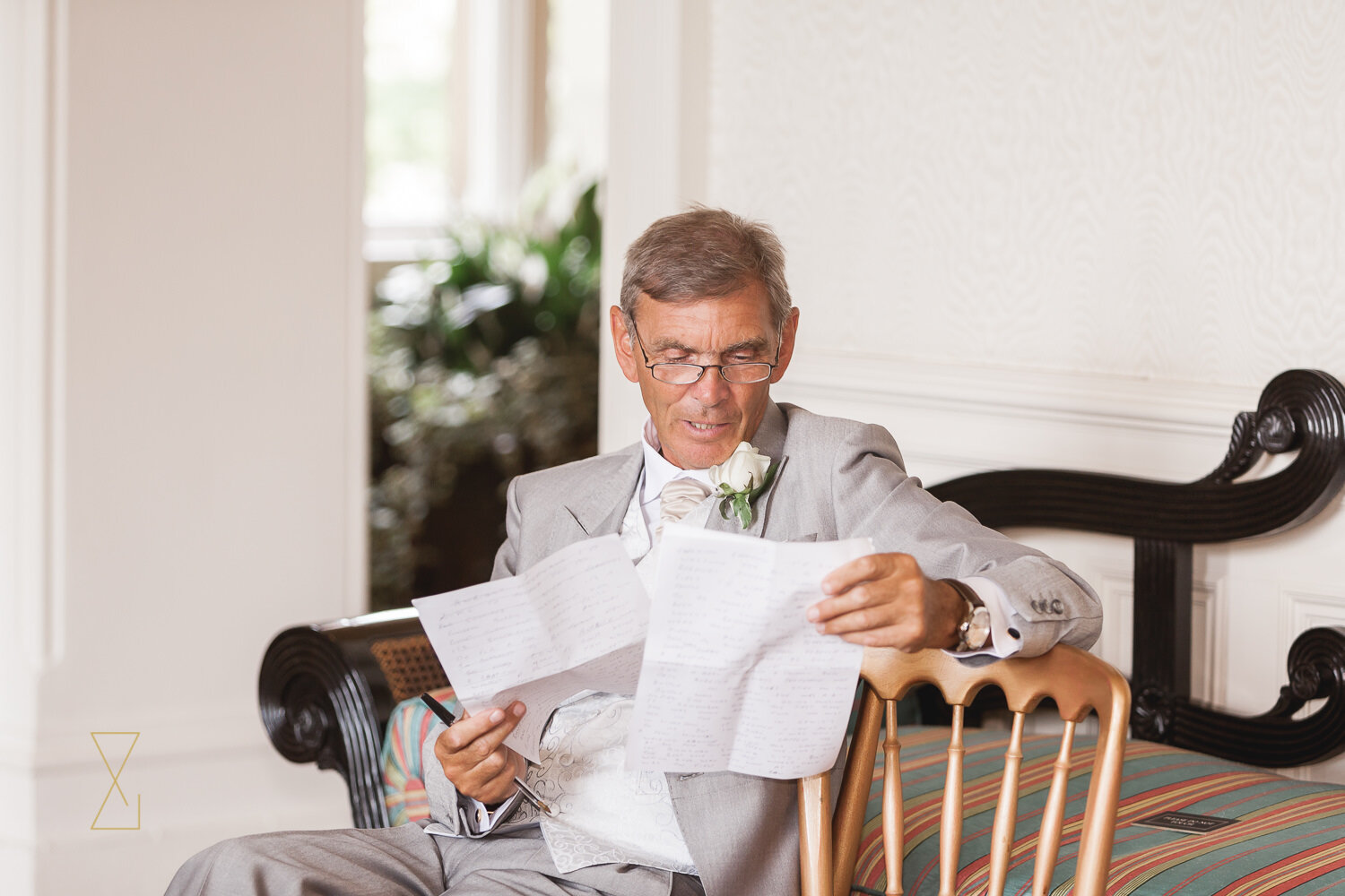 Father-of-the-bride-rehearsing-wedding-speech