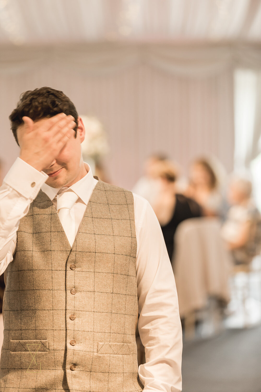 Embarrassed-groom-wedding-speeches