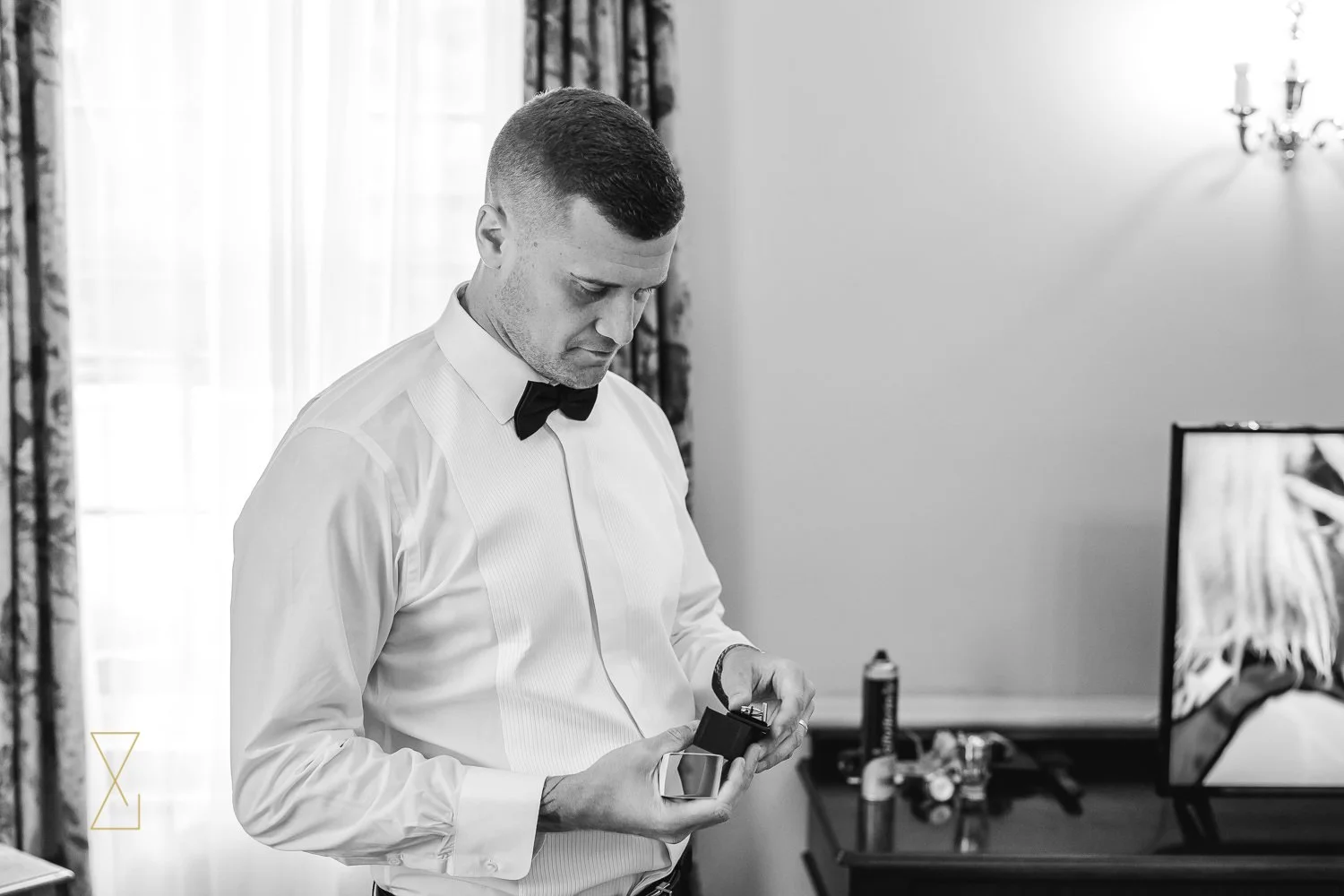 Cheshire-wedding-photographer-Nunsmere-Hall-038.jpg