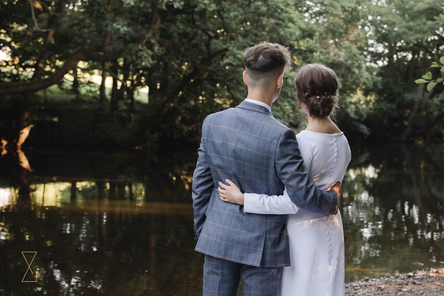 Peak-District-elopement-wedding-photographer-05.jpg