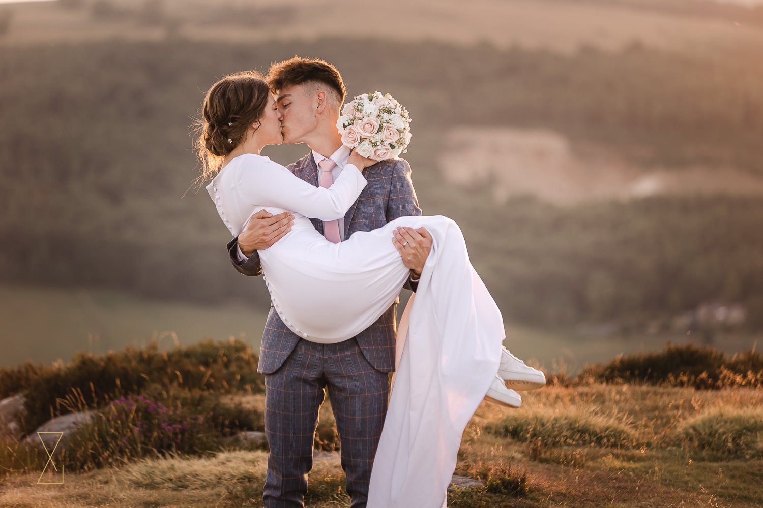 Peak-District-elopement-wedding-photographer-58.jpg