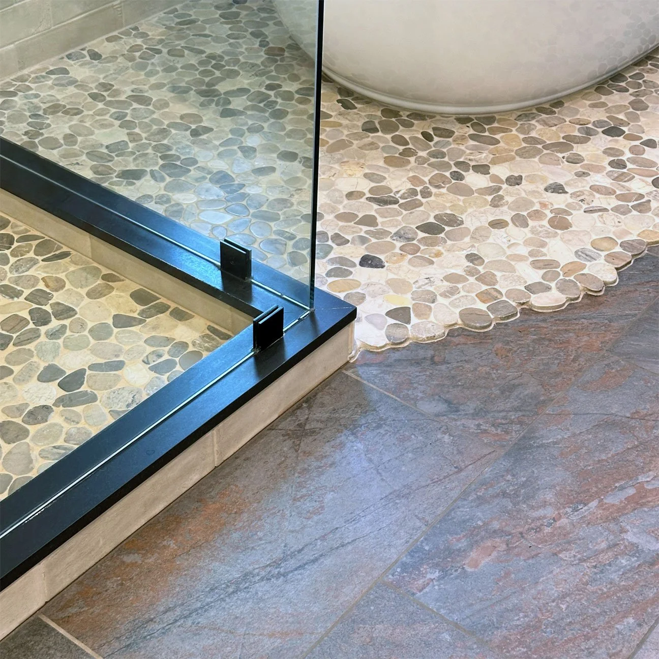 Arocordis_MainBath_DetailFlooringGlass.jpg