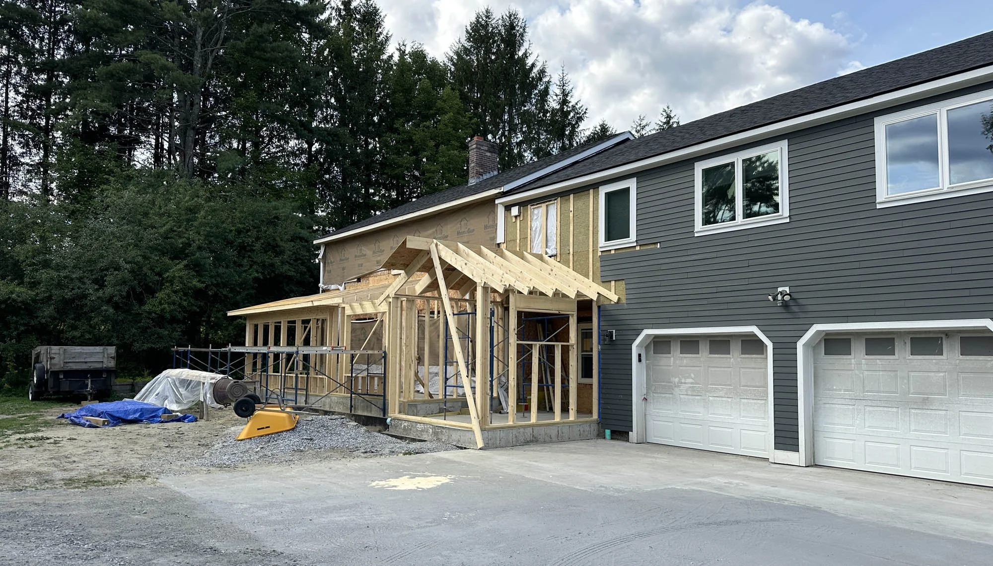 Closeup view of front addition work. Designed by Arocordis.