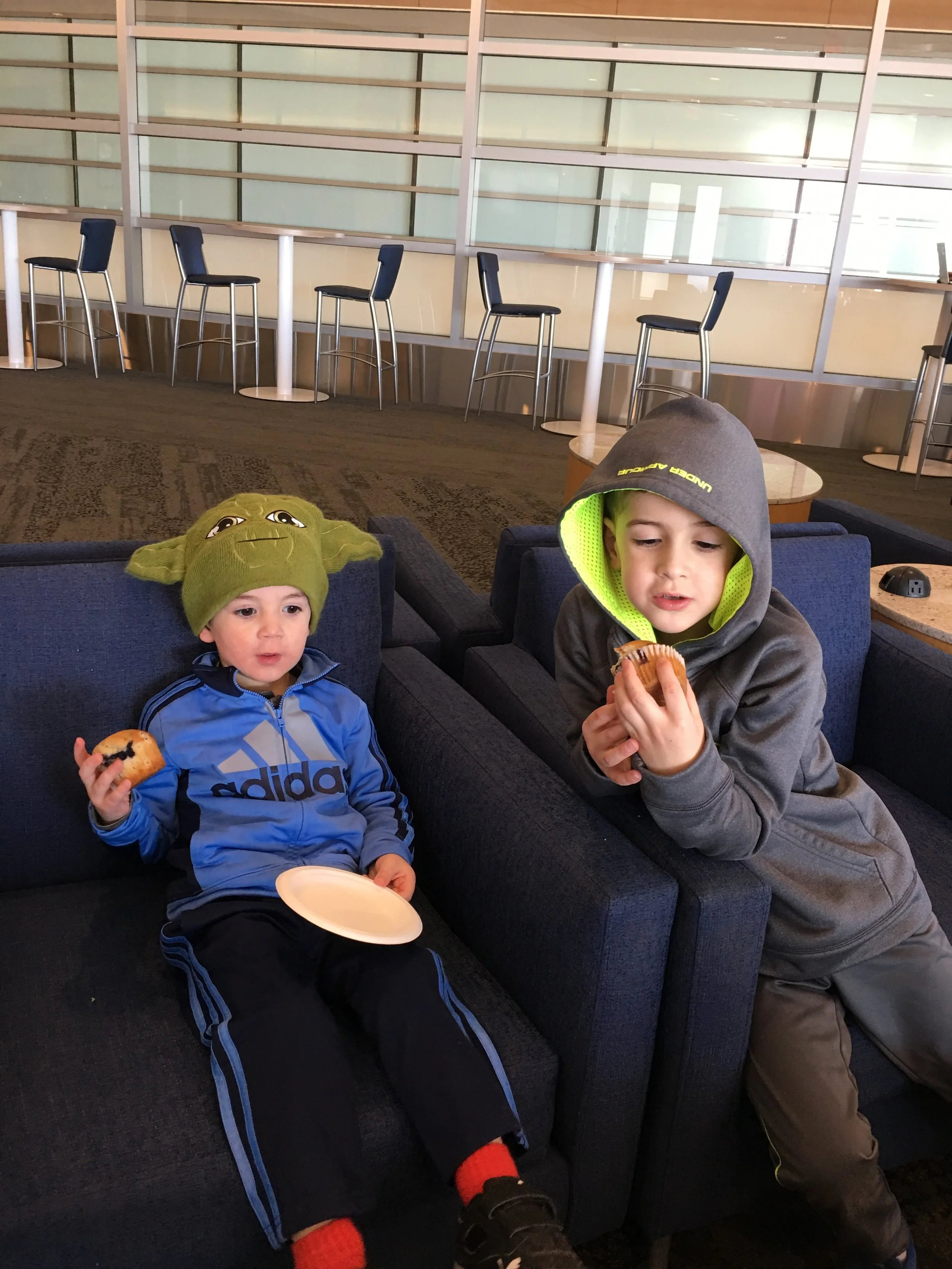 How to Fly Across the Country With Toddlers! 