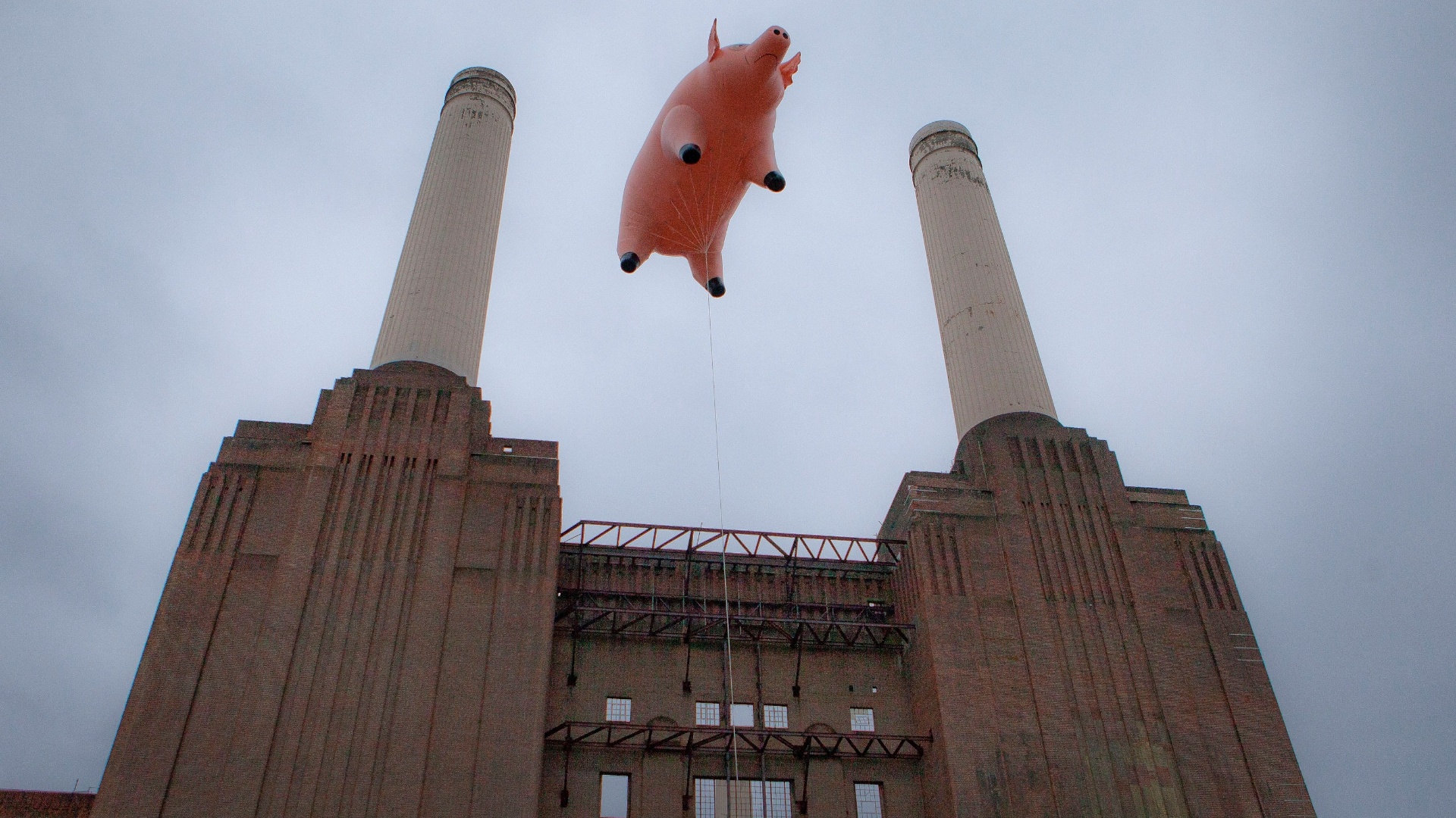 recreation of Battersea Power Station floatation - 2011