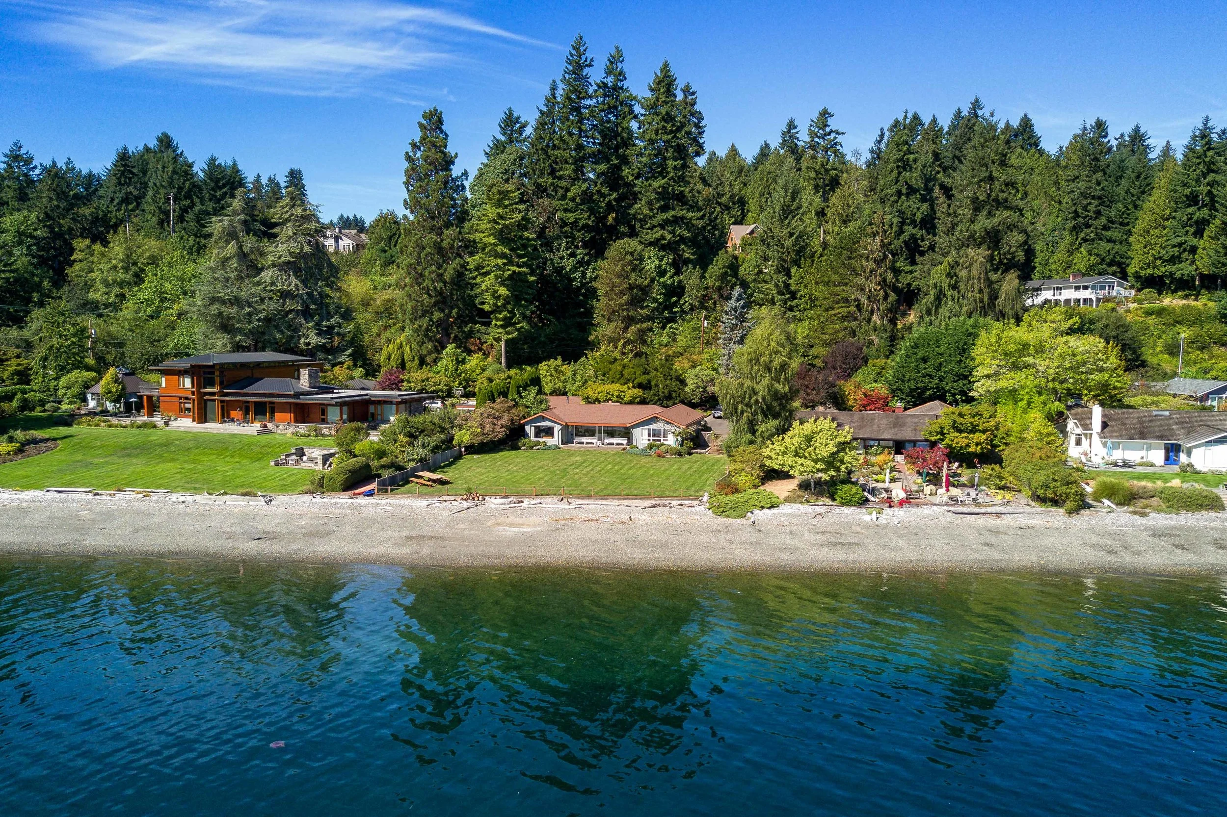 Point White-1.jpg