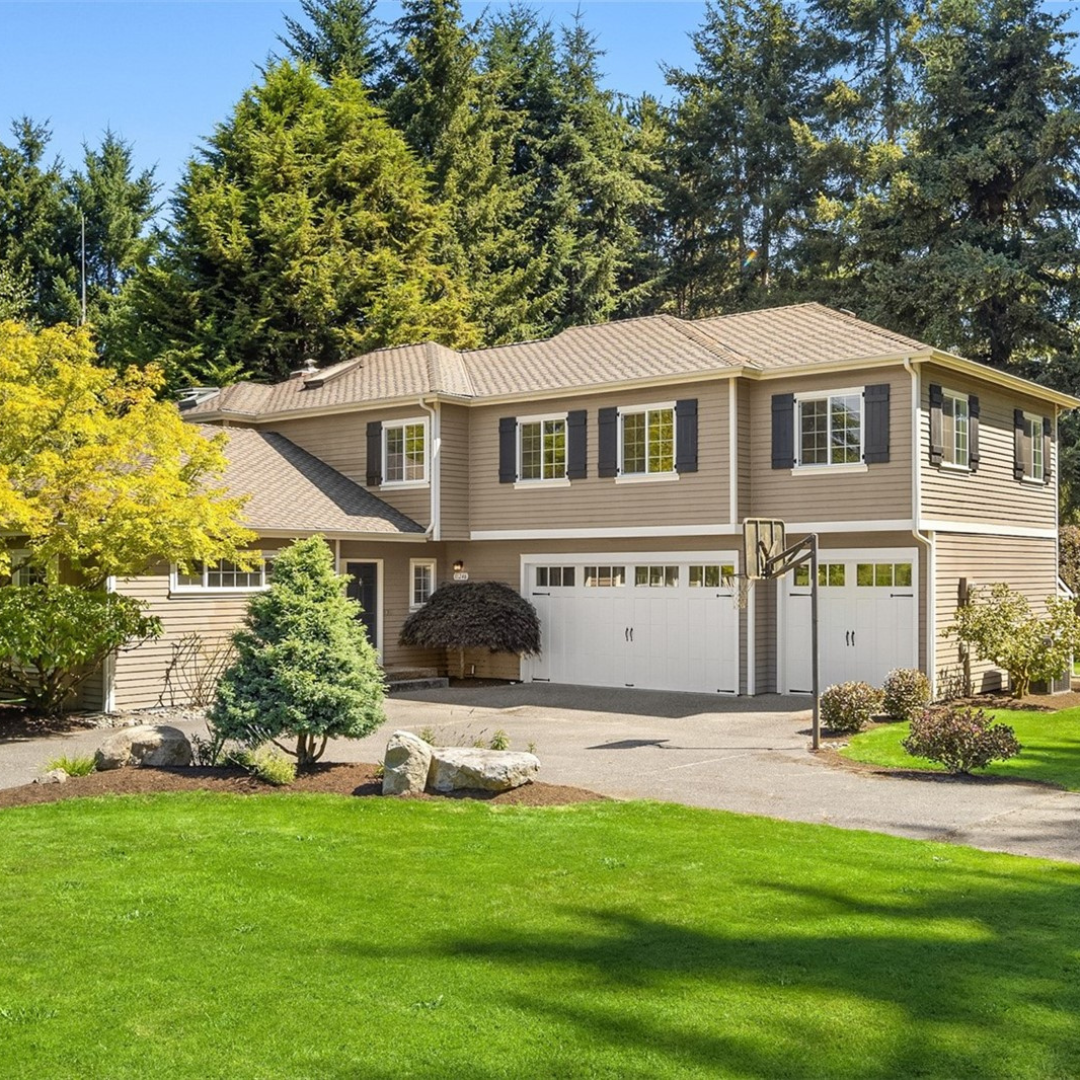 Traditional in Meadowmeer - $1,250,000