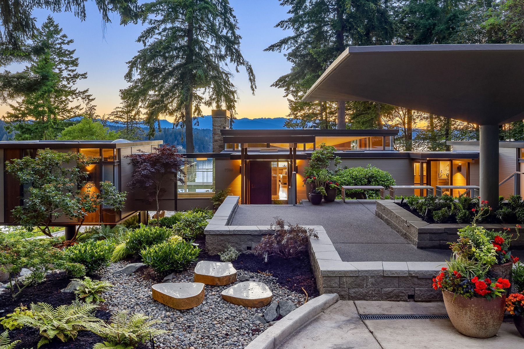 NW Modernist Architecture | $4,155,700
