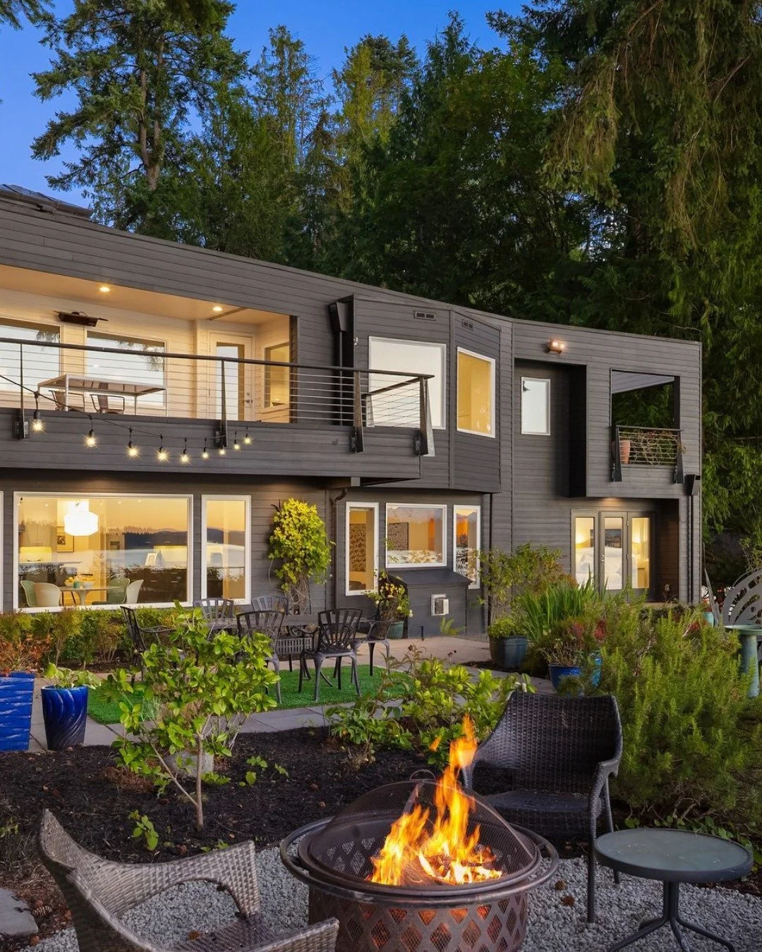 5 reasons this Arrow Point waterfront home stands out ✨

Designed by renowned Seattle architect John Brenneis, this striking Bainbridge Island residence blends post-modern architecture with sweeping Puget Sound and Olympic Mountain views, creating a 