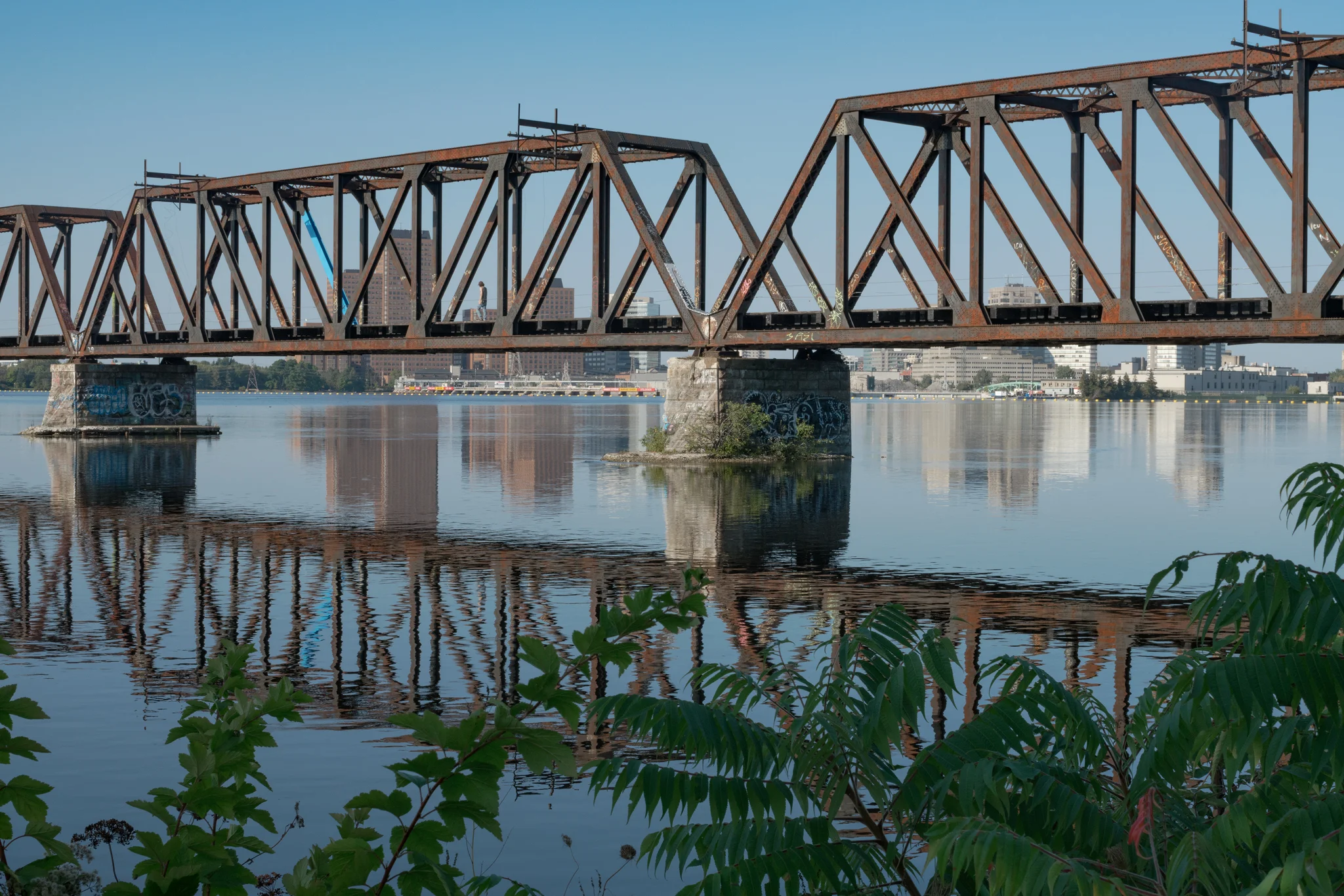 Man On The Bridge_net.jpg