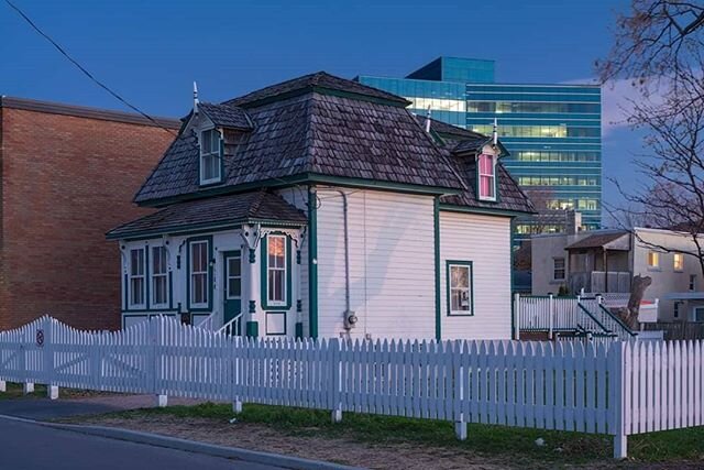 I went out to re-photograph one location in Vanier but the light wasn't to my liking however I found this nice victorian house from 1874 which is apparently the 2nd oldest house in this traditionally working-class community. &quot;(...) modest house,