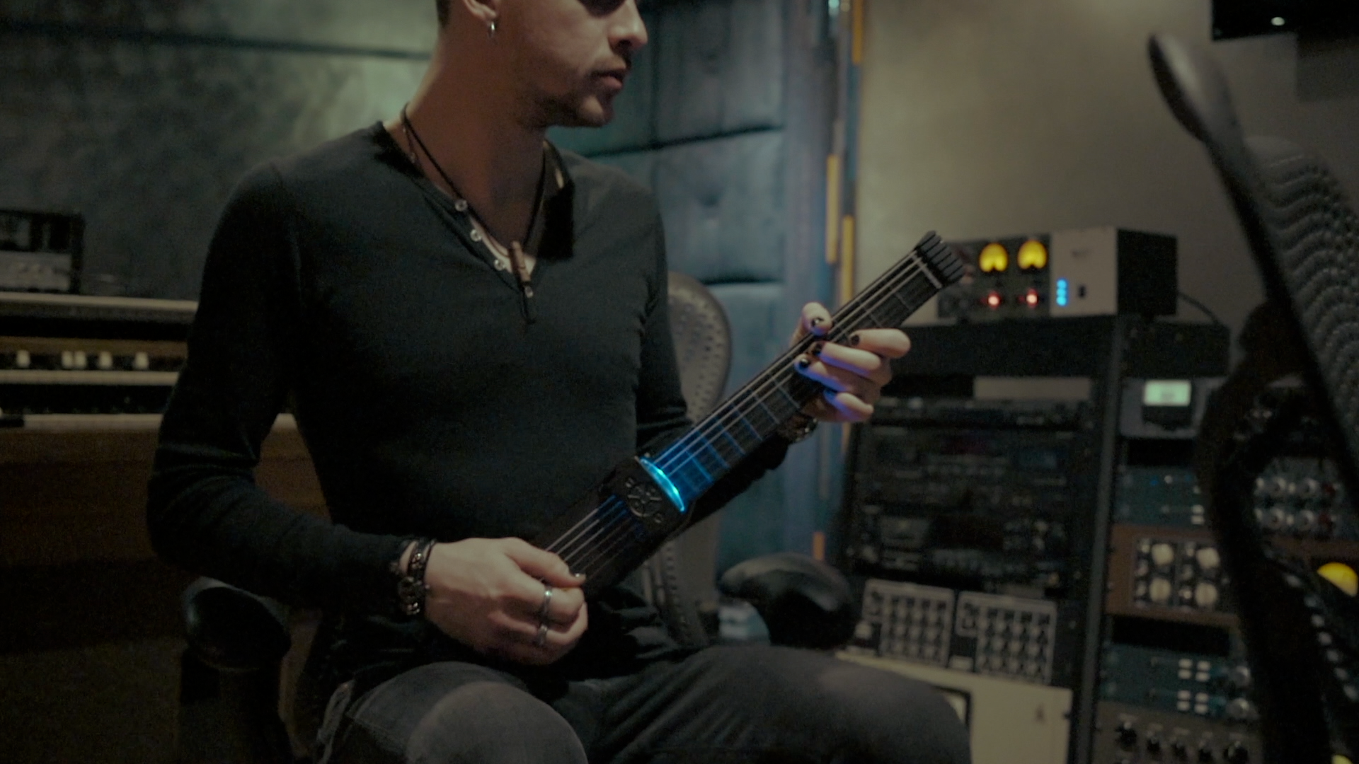 The Jamstik 12 will begin shipping to backers in Q1 2019.