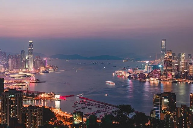 Always one of my favourite aspects of Hong Kong. Crossing Victoria Harbour from the Island side to Kowloon. I still remember the very first time I took the ferry to cross the harbour. It only takes you 5 minutes but you keep making this face: 😱😱😱