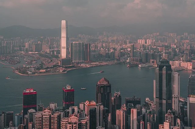 Standing 484m tall, the ICC has one the highest swimming pool in the world. On the 100th floor you can enjoy sunset on the observation deck which is definitely worth a visit if you&rsquo;re out there. Or you can just enjoy sunset and sunrise from Lug