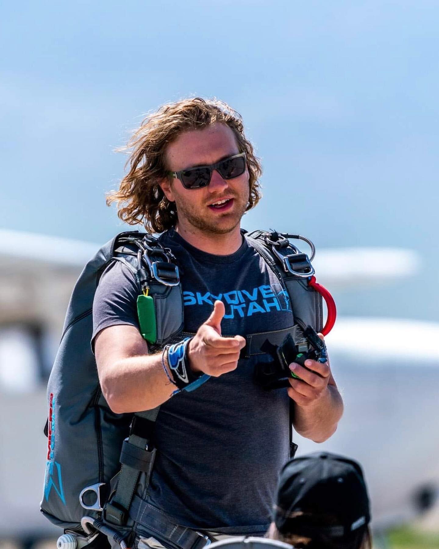 Staff highlight! This is Mitch, the jump staff manager at Skydive Utah 🤘 

Mitch started skydiving in 2013 at Skydive Wissota. He&rsquo;s been in the biz for 10 years and has around 4,500 skydives! Mitch started working here in 2019 and is a tandem 